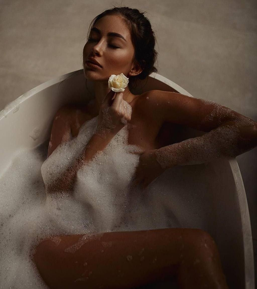 Яна привлекальеная девушка из Тында цена от 8000 руб