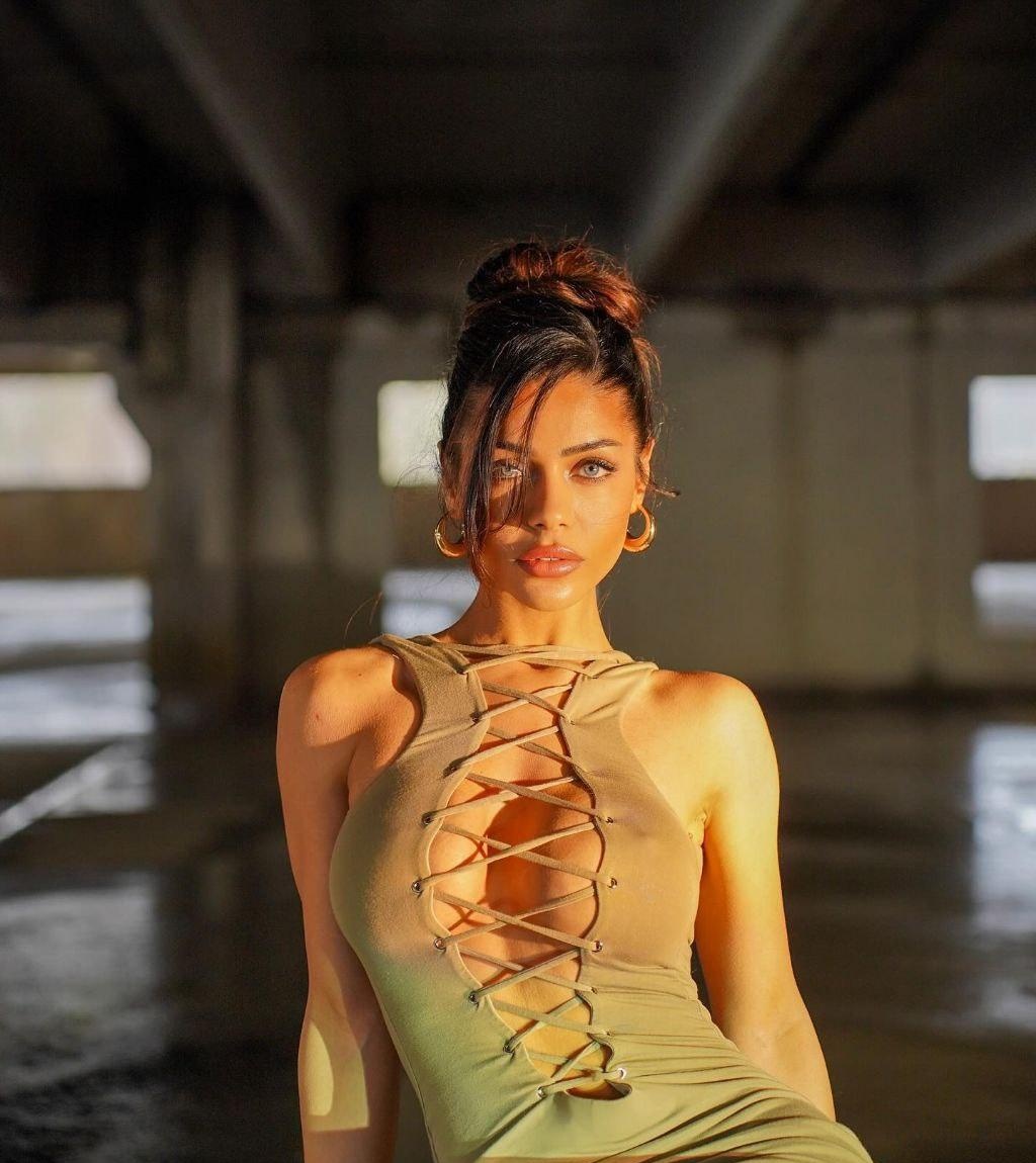 Настюша привлекальеная девушка из Тында цена от 8000 руб