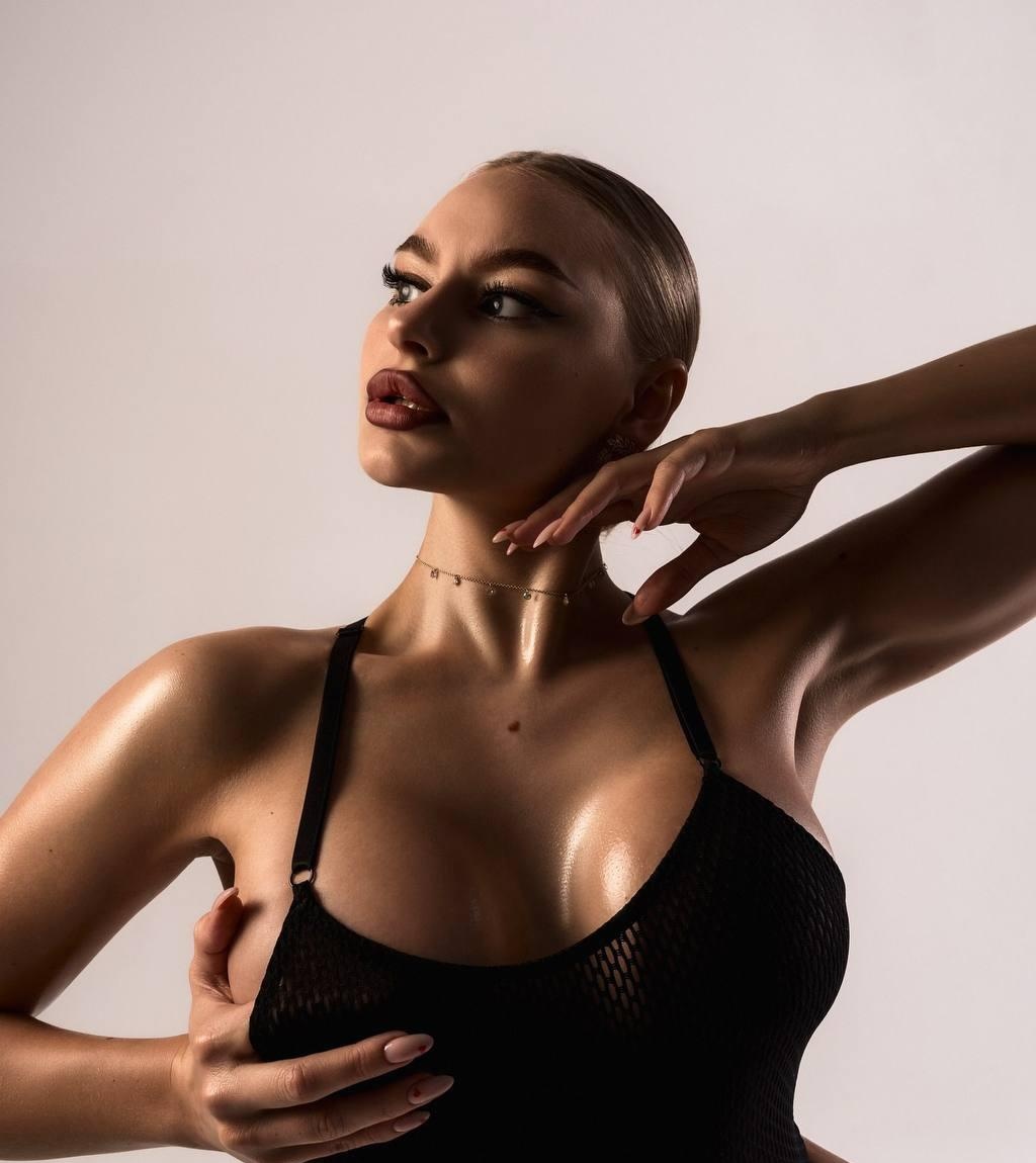 Лейла привлекальеная девушка из Тында цена от 9000 руб