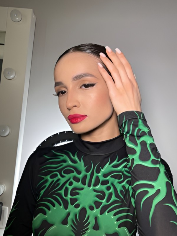 Снежанна привлекательная девушка из Тында цена от 3000 руб