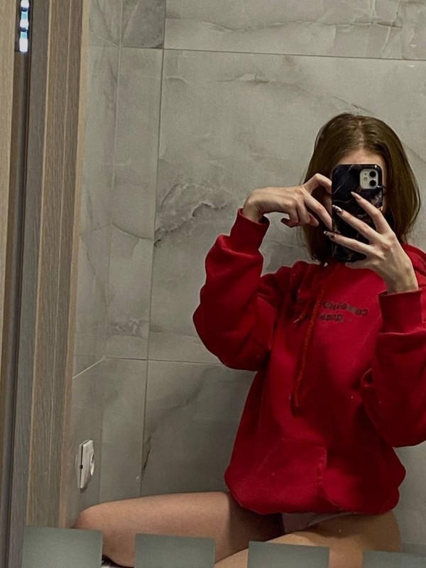 Надя привлекательная девушка из Тында цена от 3000 руб