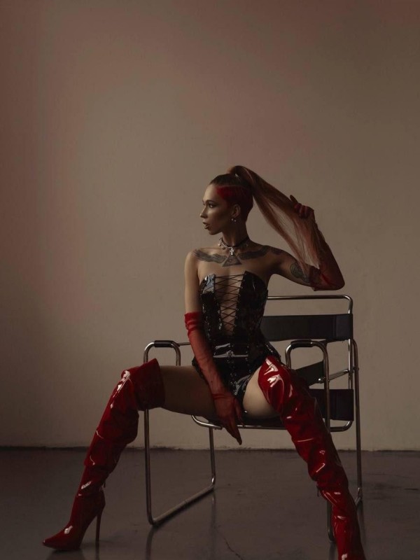 Полина привлекательная девушка из Тында цена от 4000 руб