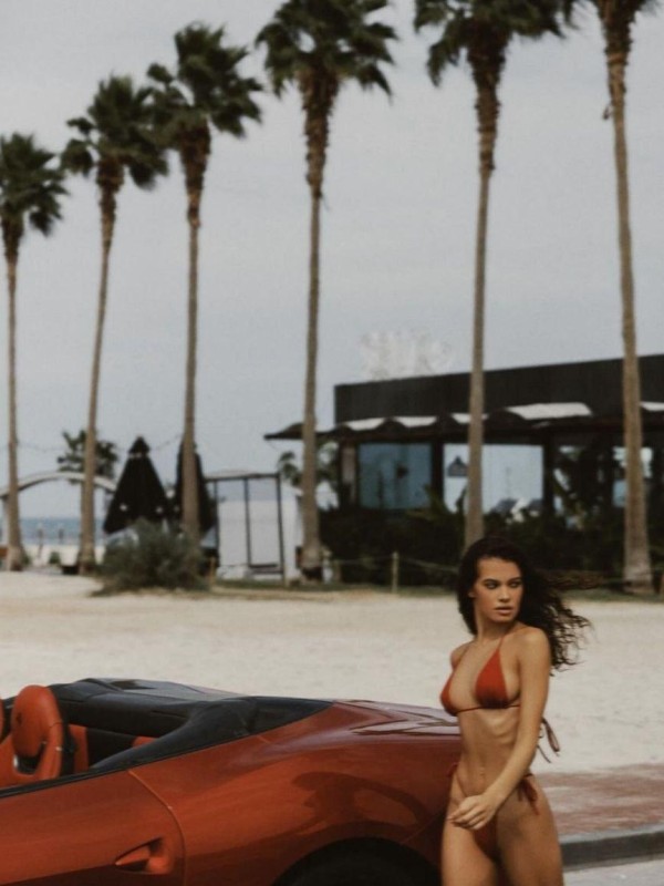 Лада привлекательная девушка из Тында цена от 6000 руб