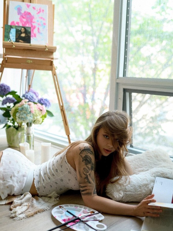 Аврора привлекательная девушка из Тында цена от 8000 руб