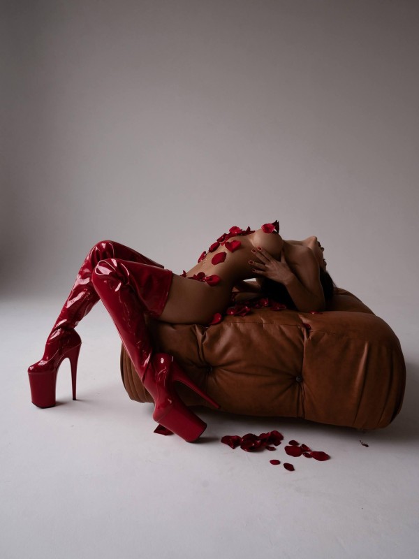 Елизавета привлекательная девушка из Тында цена от 7000 руб